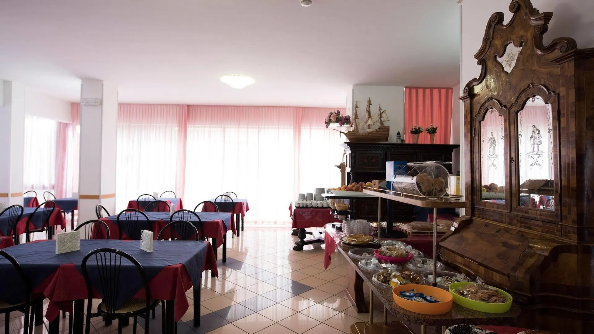 Hotel Settebello B&B 3*, Cesenatico